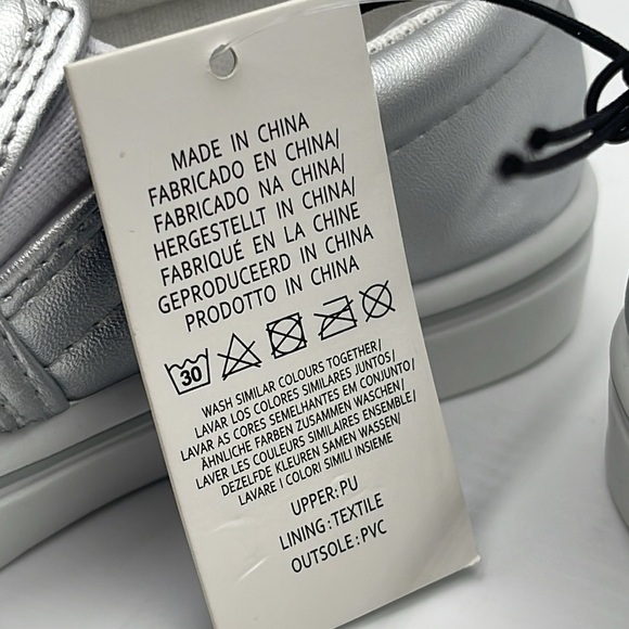 NWT KomfortMe Casual Silver Sneakers size 9 - Picture 7 of 8